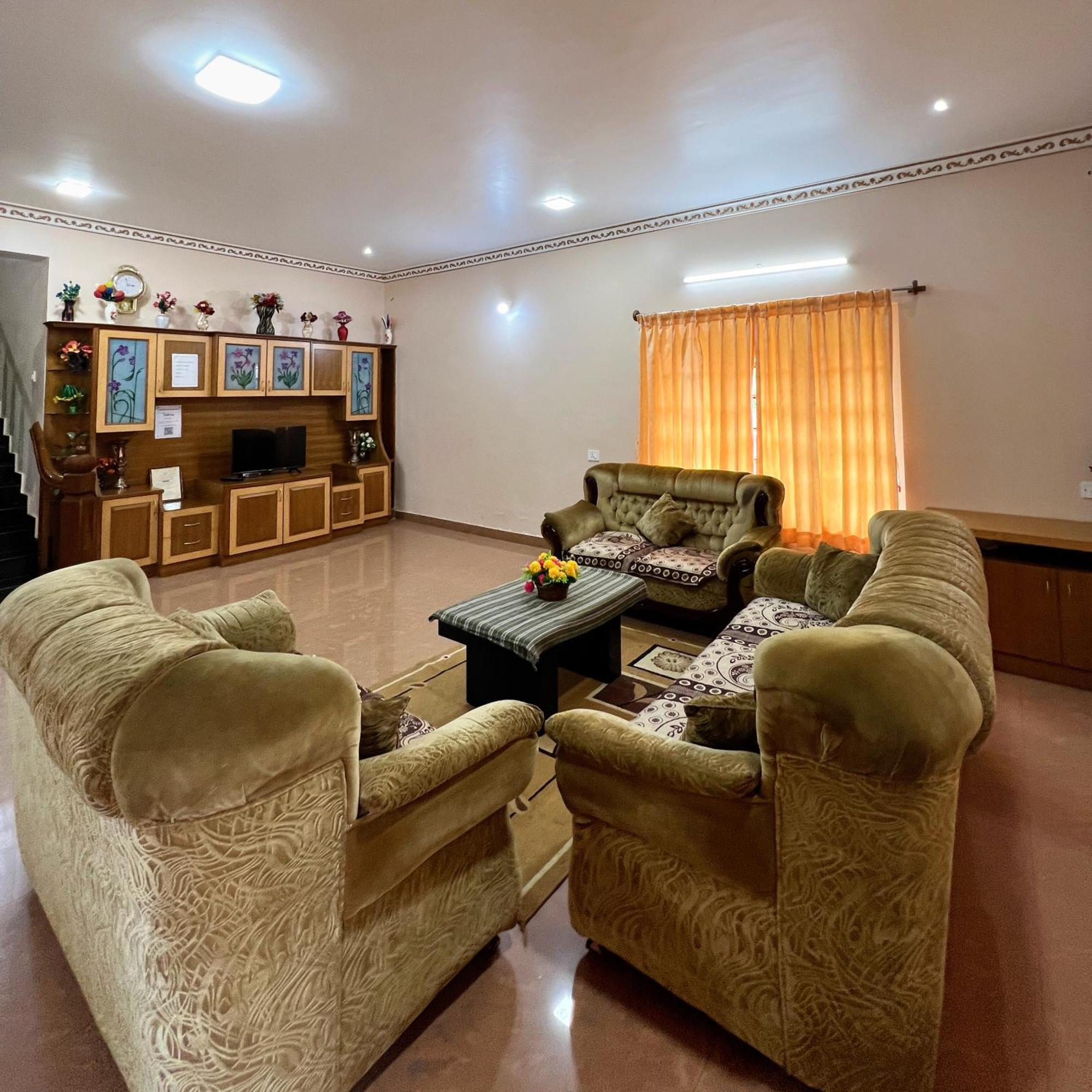 Chill Inn - Families Only Ooty Exterior foto